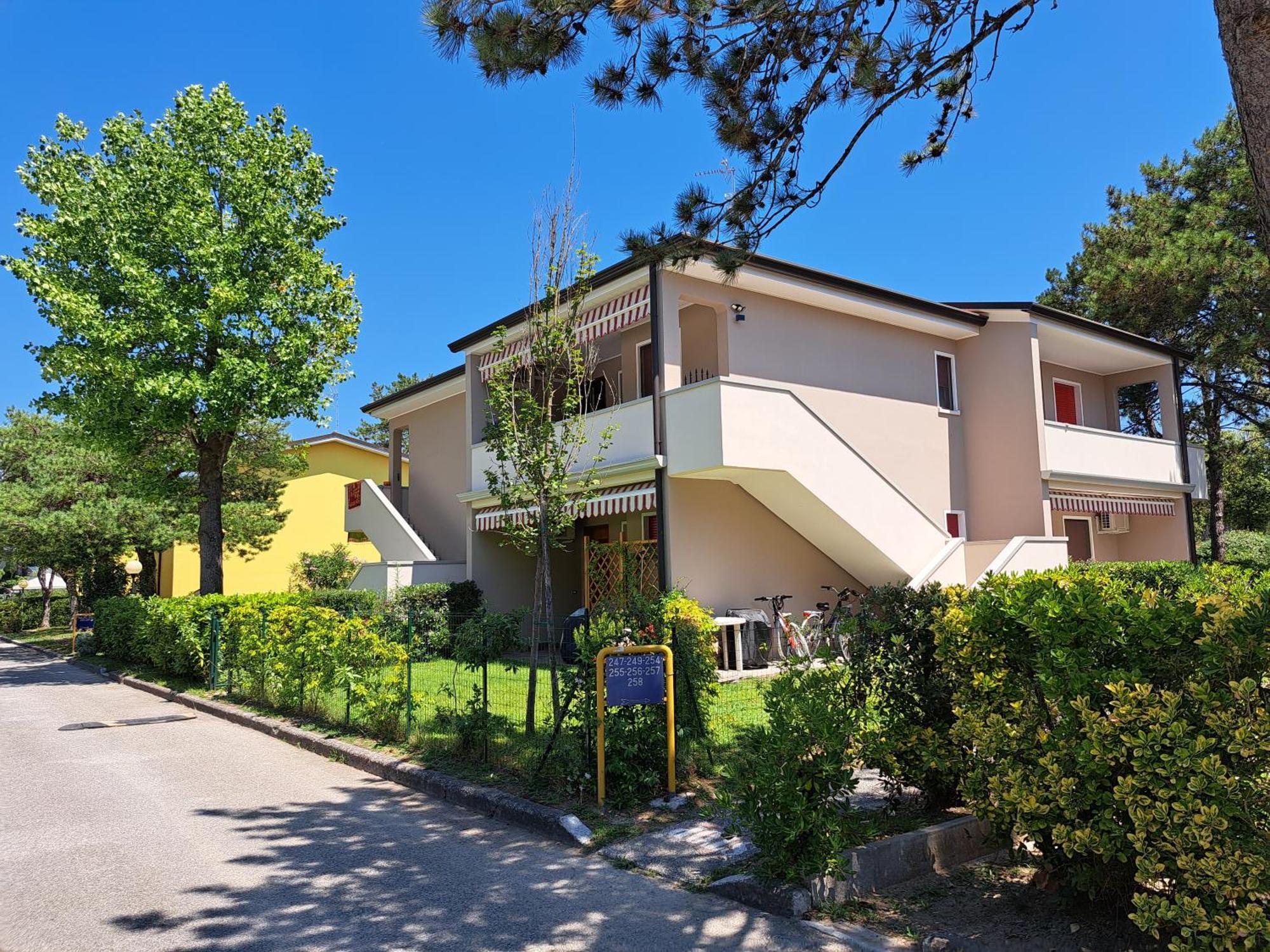 Adriella Apartments Bibione Exterior foto